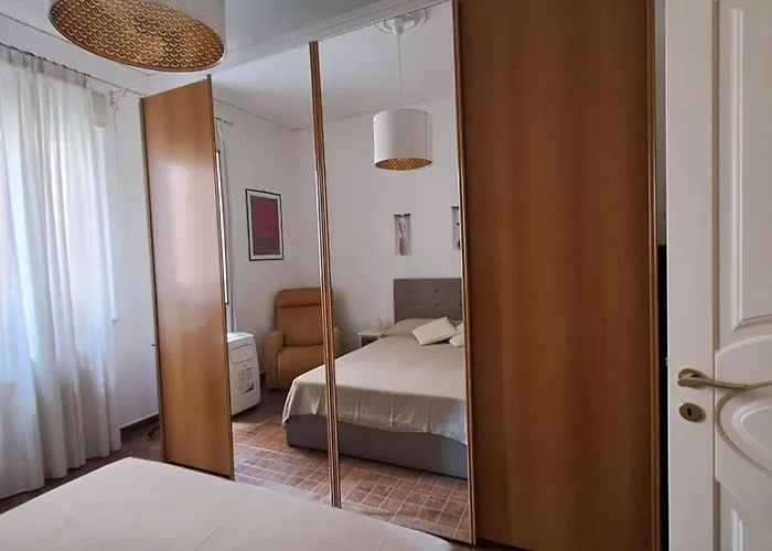 Emily's Place Апартаменты *